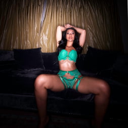 Ameena Green en 'Rickys Room' Calor del fuego (Miniatura 7)