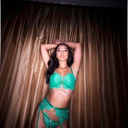 Ameena Green en 'Rickys Room' Calor del fuego (Miniatura 14)