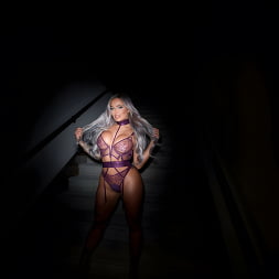 Hayley Davies en 'Rickys Room' Más vale tarde que nunca (Miniatura 4)