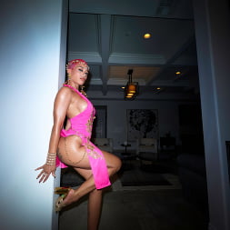 Jasamine Banks en 'Rickys Room' Las diosas mandan corte (Miniatura 14)