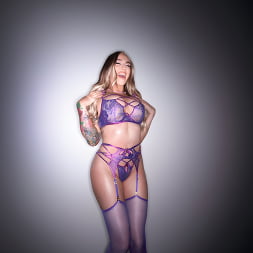 Kendra Sunderland en Deliciosa neblina de lavanda (foto 2) Kendra Sunderland en 'Rickys Room' Deliciosa neblina de lavanda (Miniatura 2)