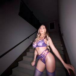 Kendra Sunderland en Deliciosa neblina de lavanda (foto 11) Kendra Sunderland en 'Rickys Room' Deliciosa neblina de lavanda (Miniatura 11)