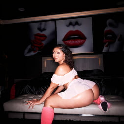 Princess Emily in Twerk It Like You Mean It (Photo 3) Princess Emily in 'Rickys Room' Twerk It Like You Mean It (Thumbnail 3)